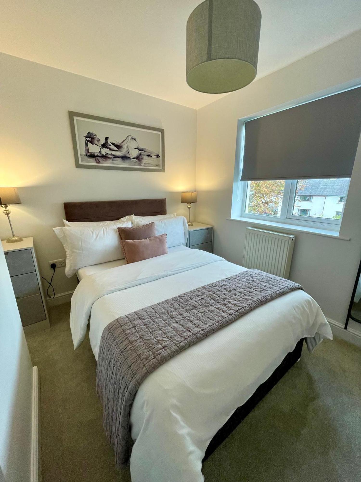 Compact Modern Apartment Single Person Or Couple Only Bangor  Exterior photo